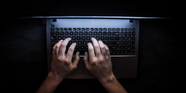 Ζεφύρι-Αγία Βαρβάρα: Ρομά χάκερς με κομπιούτερ στα τσαντίρια άρπαξαν 2 εκατομμύρια ευρώ